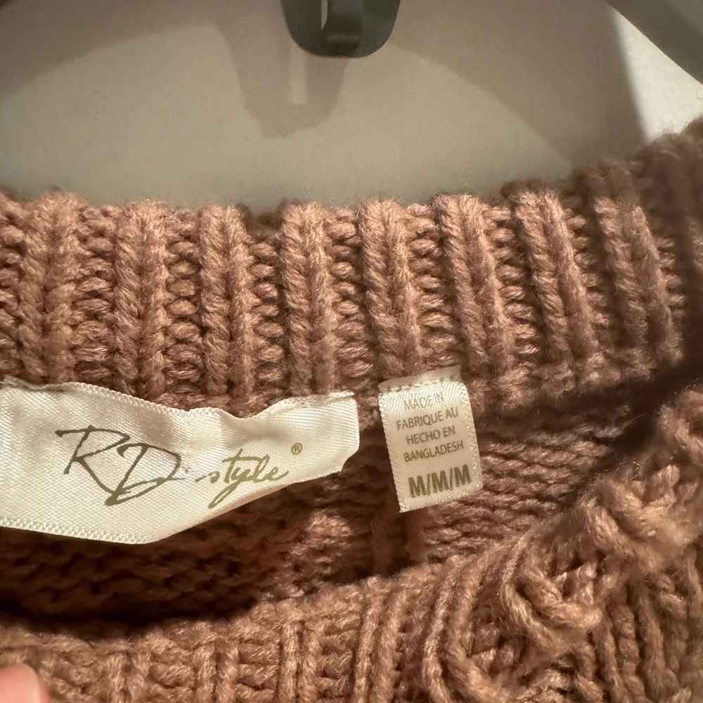 RD STYLE CABLE-KNIT SWEATER VEST - Picture 3 of 3